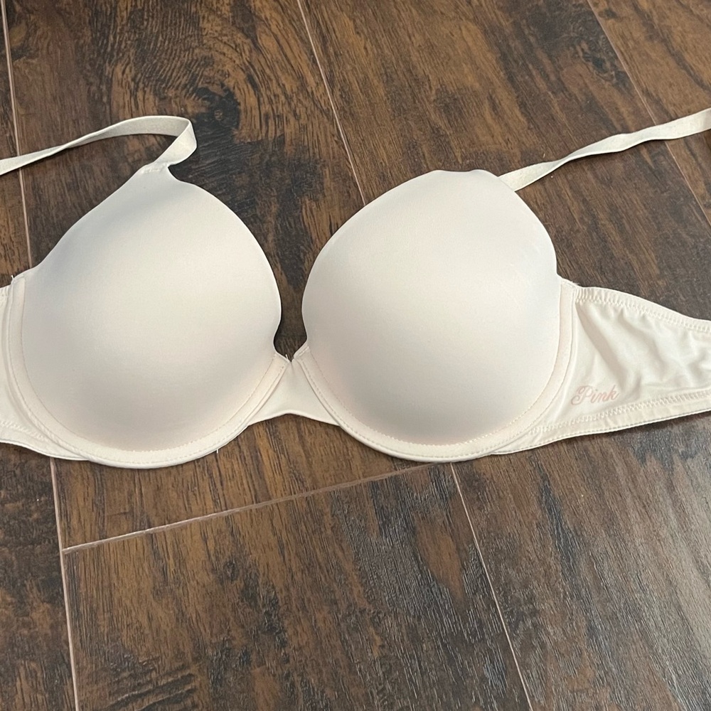 Victoria's Secret Cream T-Shirt Bra with Underwire